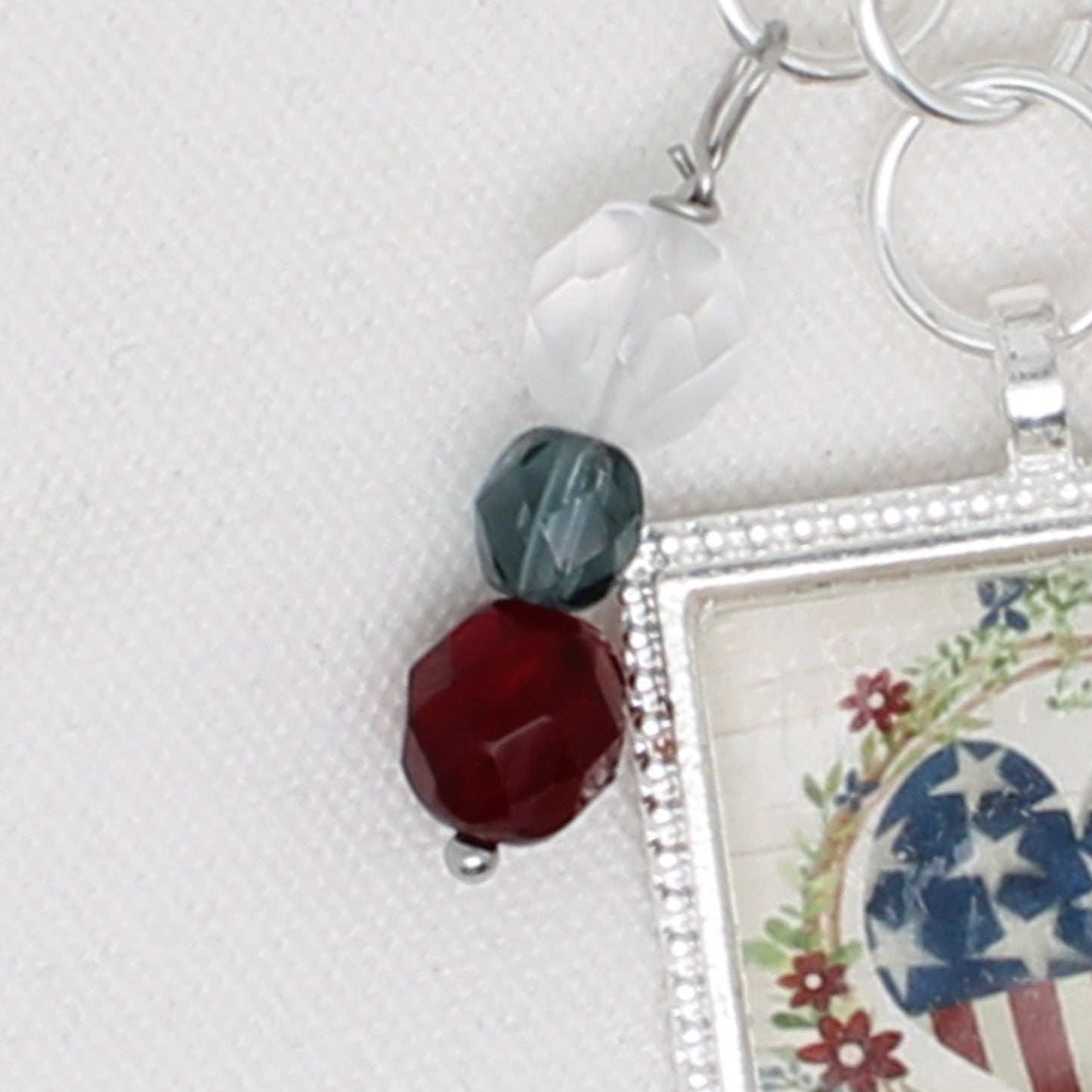 American Wreath Zipper Pull/ Mini- Fob