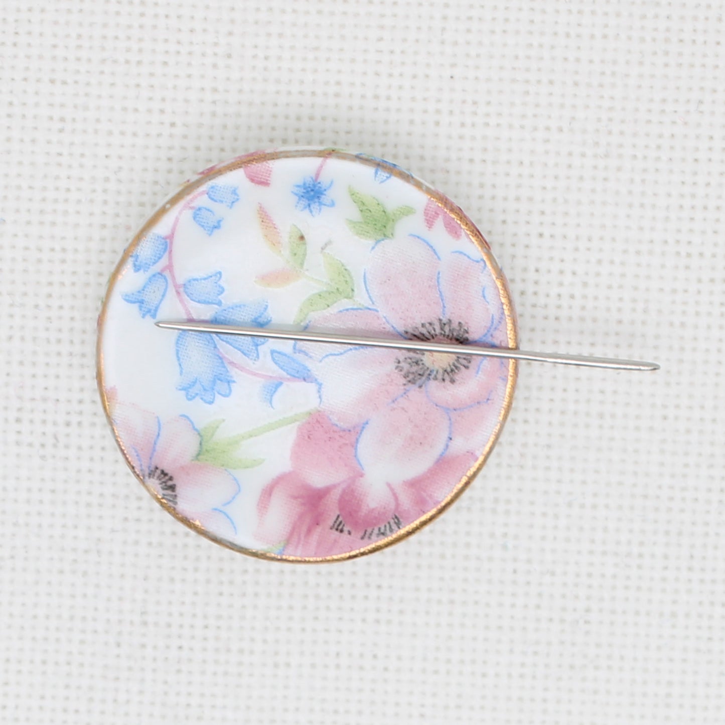 Floral China Magnetic Needle Minder