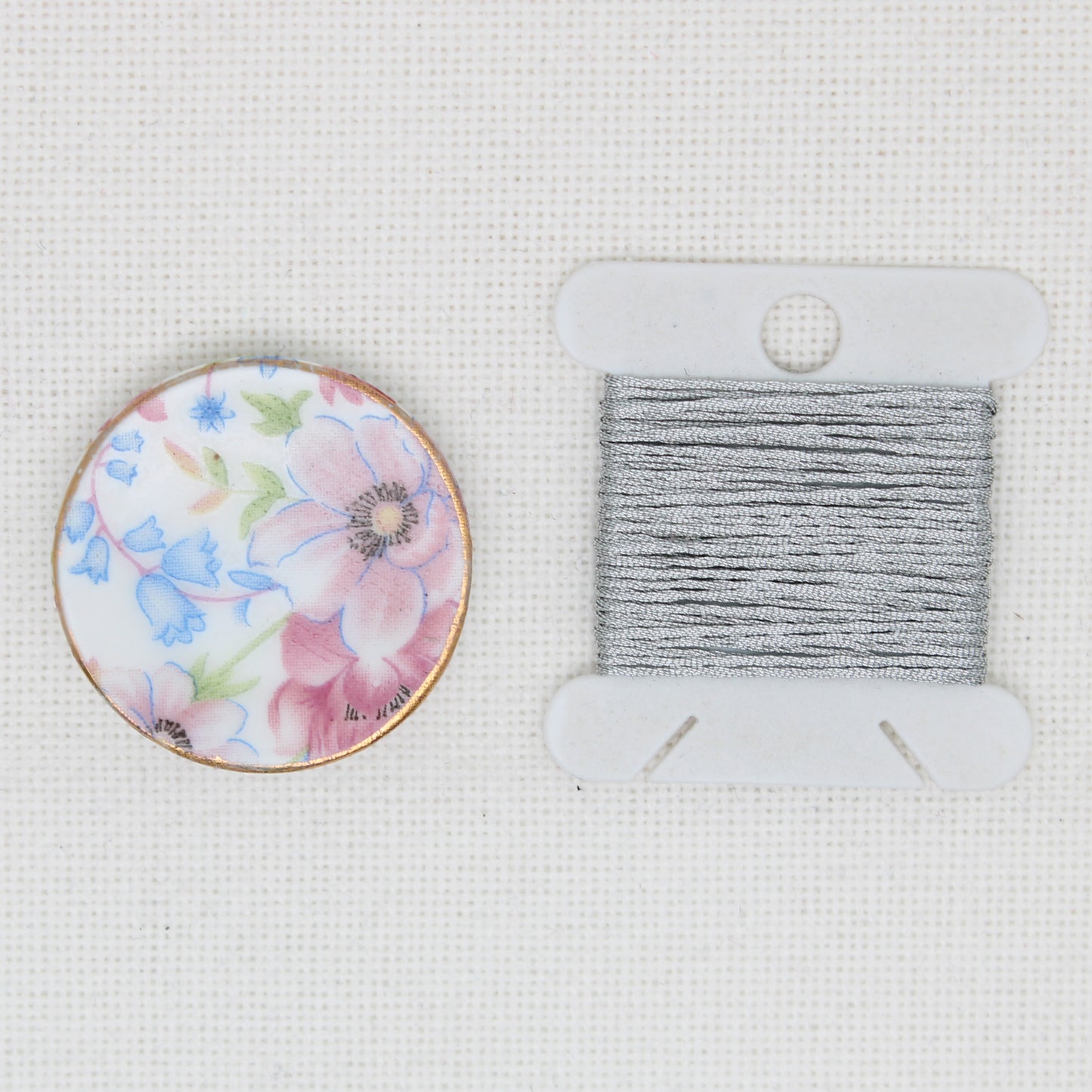 Floral China Magnetic Needle Minder