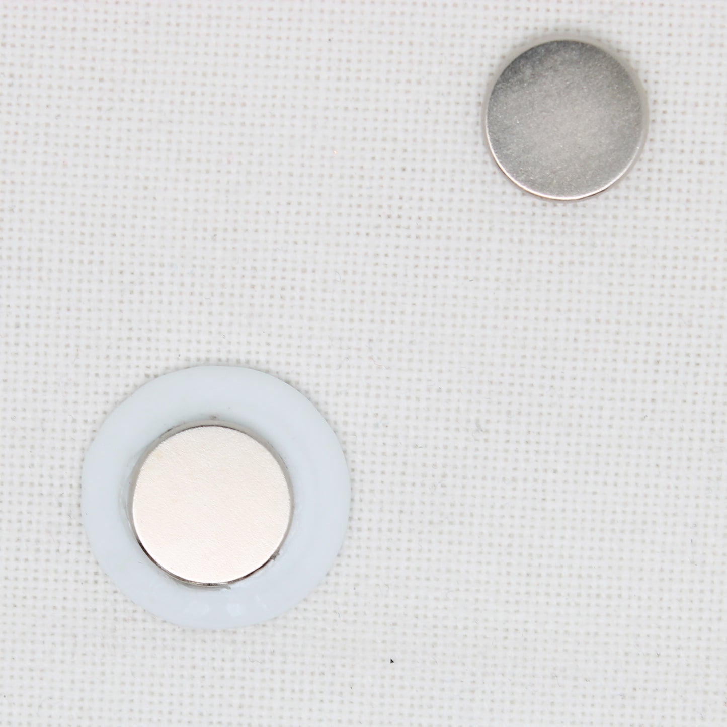 Blue China Magnetic Needle Minder