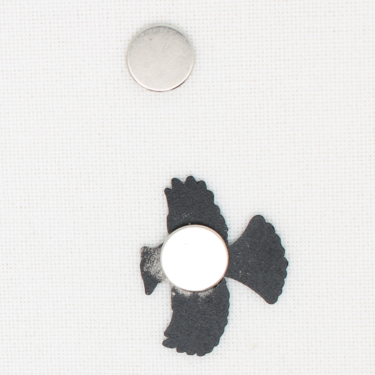 Cardinal Bird Magnetic Needle Minder