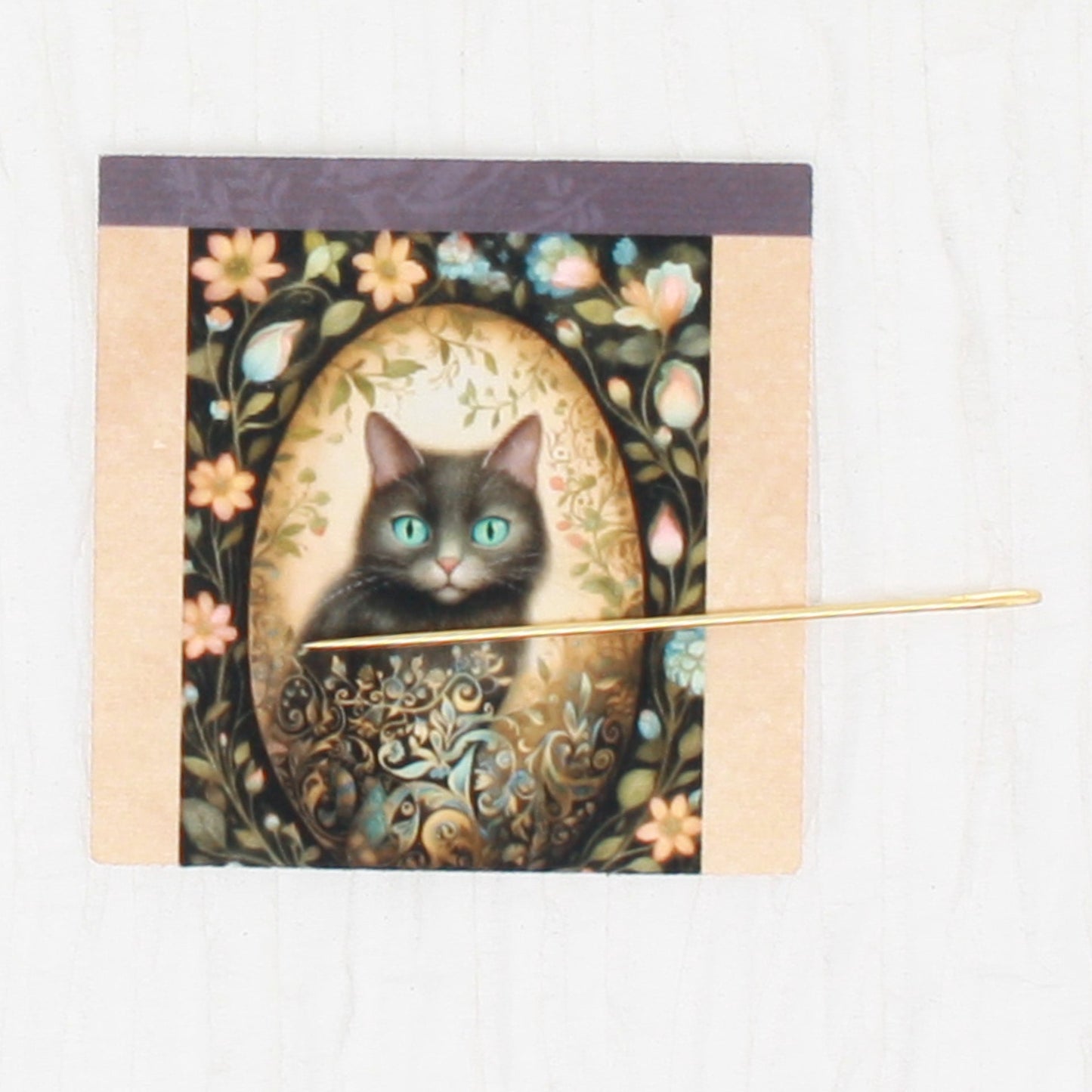 Golden Egg Cat Needle Minder