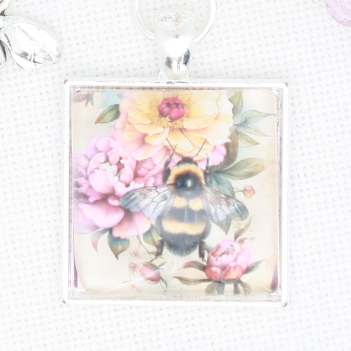 Bee And Flowers  Floss Ring