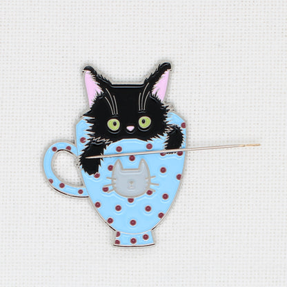 Kitty In Cup  Magnetic Needle Minder