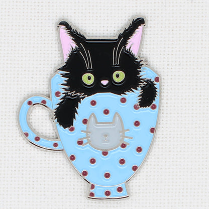 Kitty In Cup  Magnetic Needle Minder