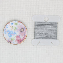 Floral China Magnetic Needle Minder
