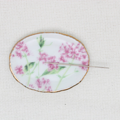 Floral China Magnetic Needle Minder