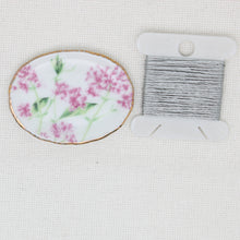 Floral China Magnetic Needle Minder
