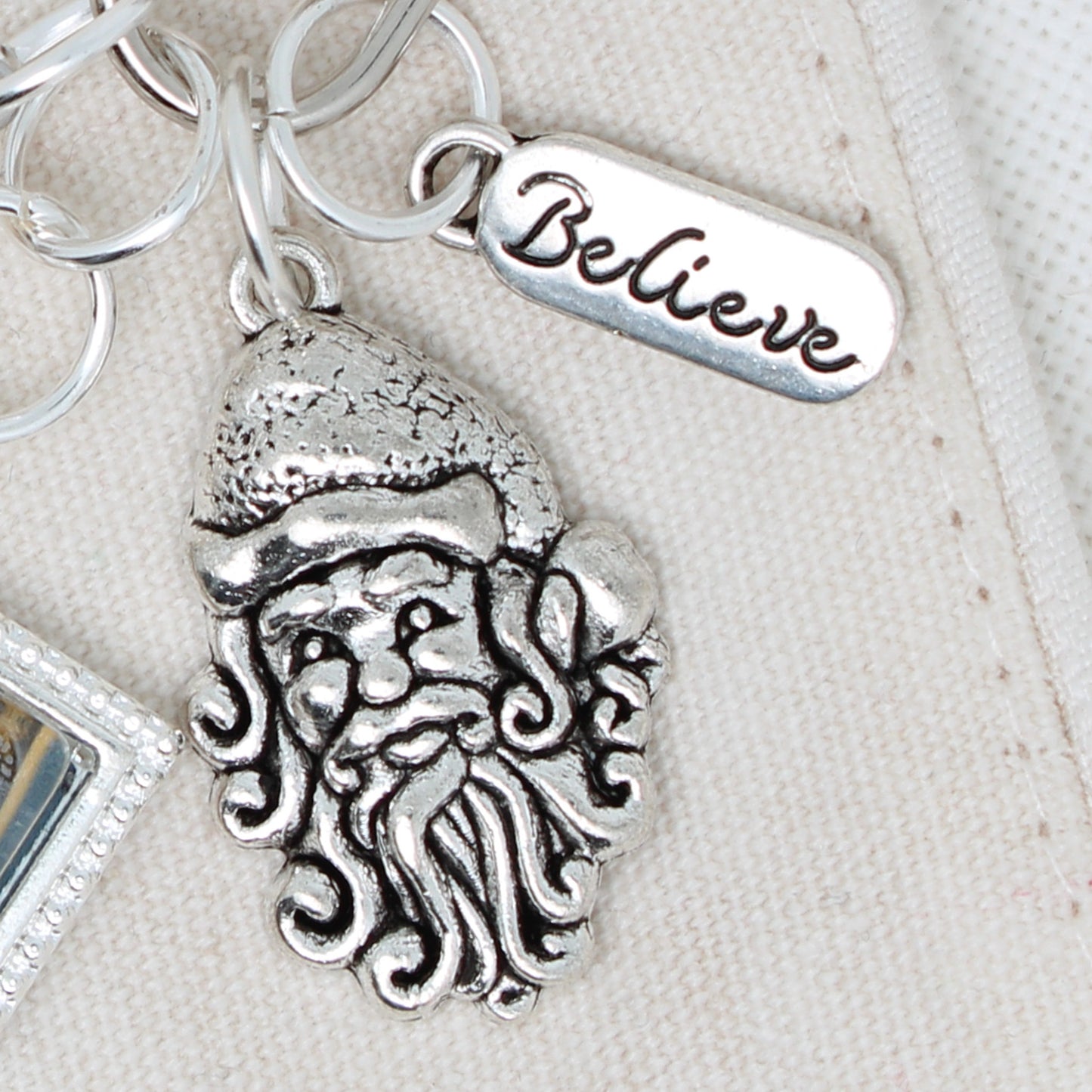 Santa  Zipper Pull/ Mini-Fob