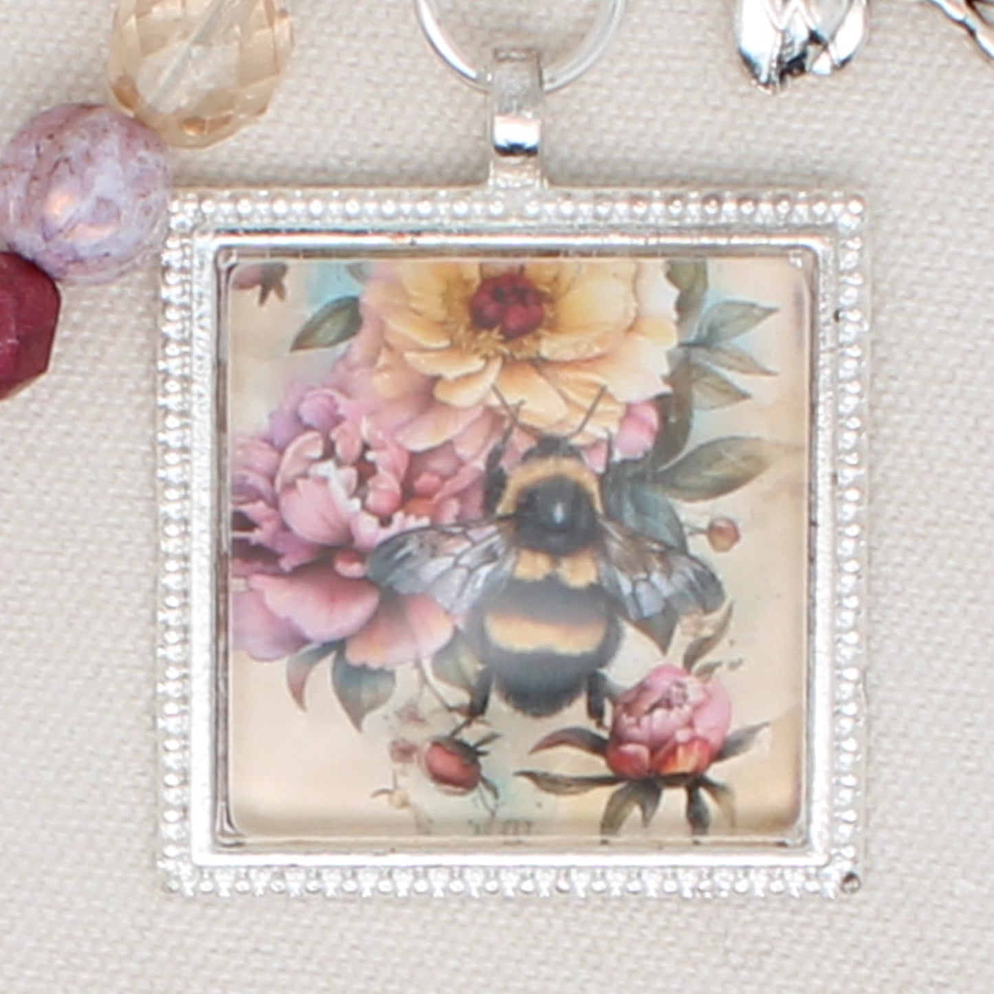 Bee And Flowers Zipper Pull/ Mini-Fob