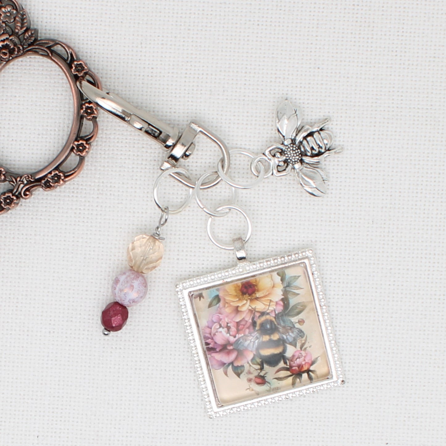 Bee And Flowers Zipper Pull/ Mini-Fob