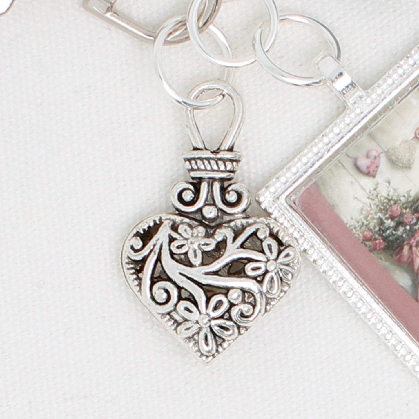 Valentine Shelf Zipper Pull/ Mini-Fob