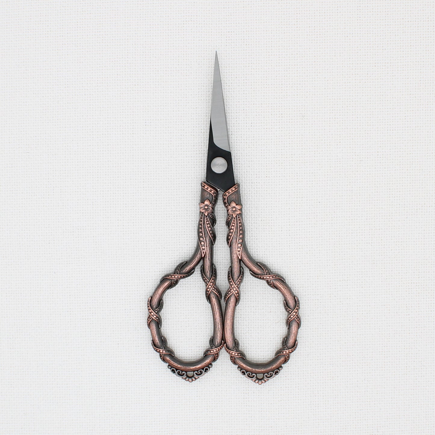 Unique Ribbon Design Embroidery Scissors