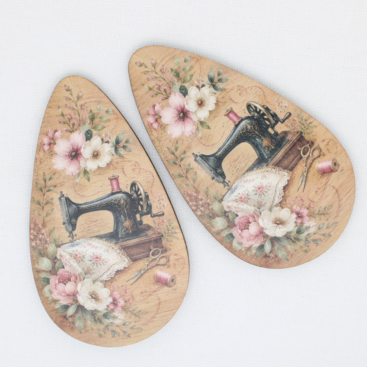 Gold Colored  Embroidery Scissors in magnetic wooden box