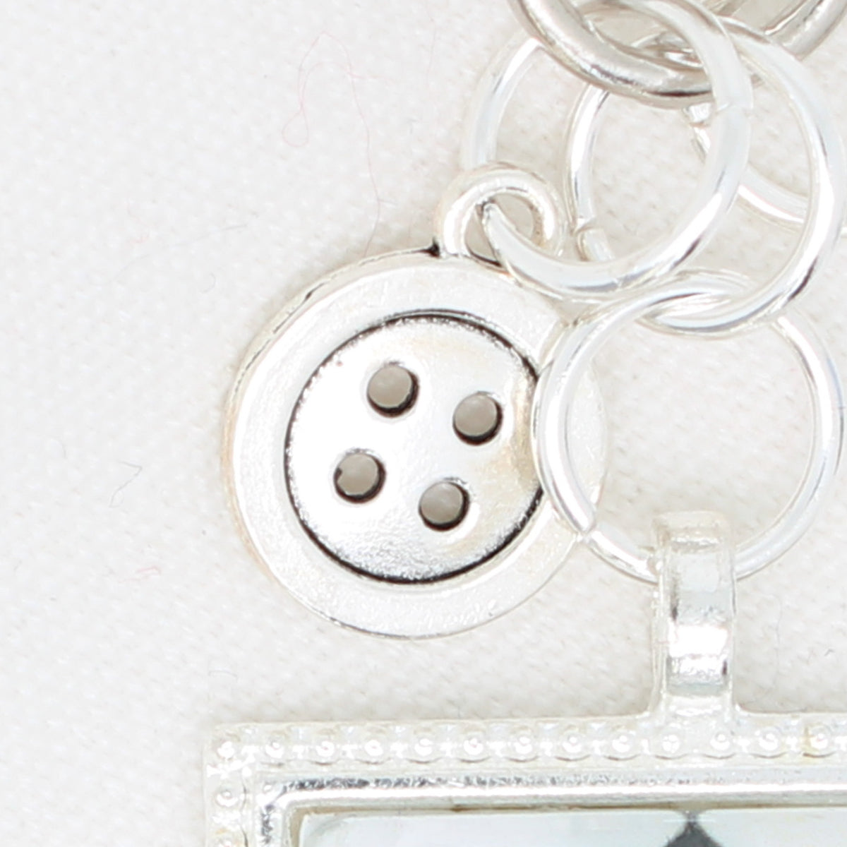 Crafty Shops Zipper Pull/ Mini-Fob