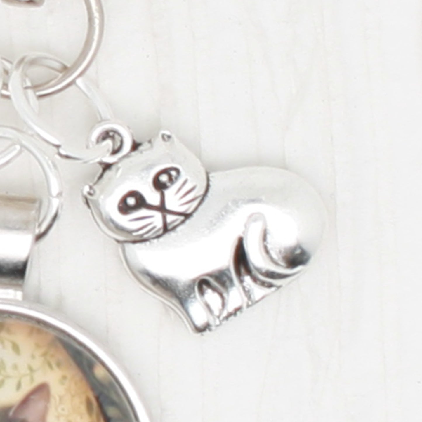 Golden Egg Animals Cat Zipper Pull/Mini-Fob