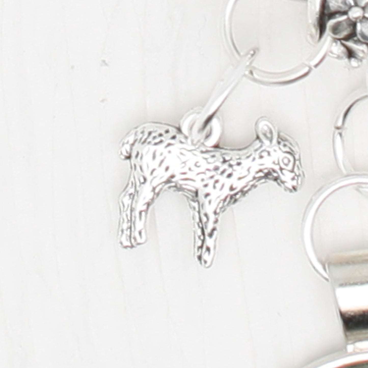 Golden Egg Animals Sheep Floss Ring