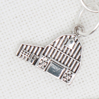 Christmas Barn Floss Ring