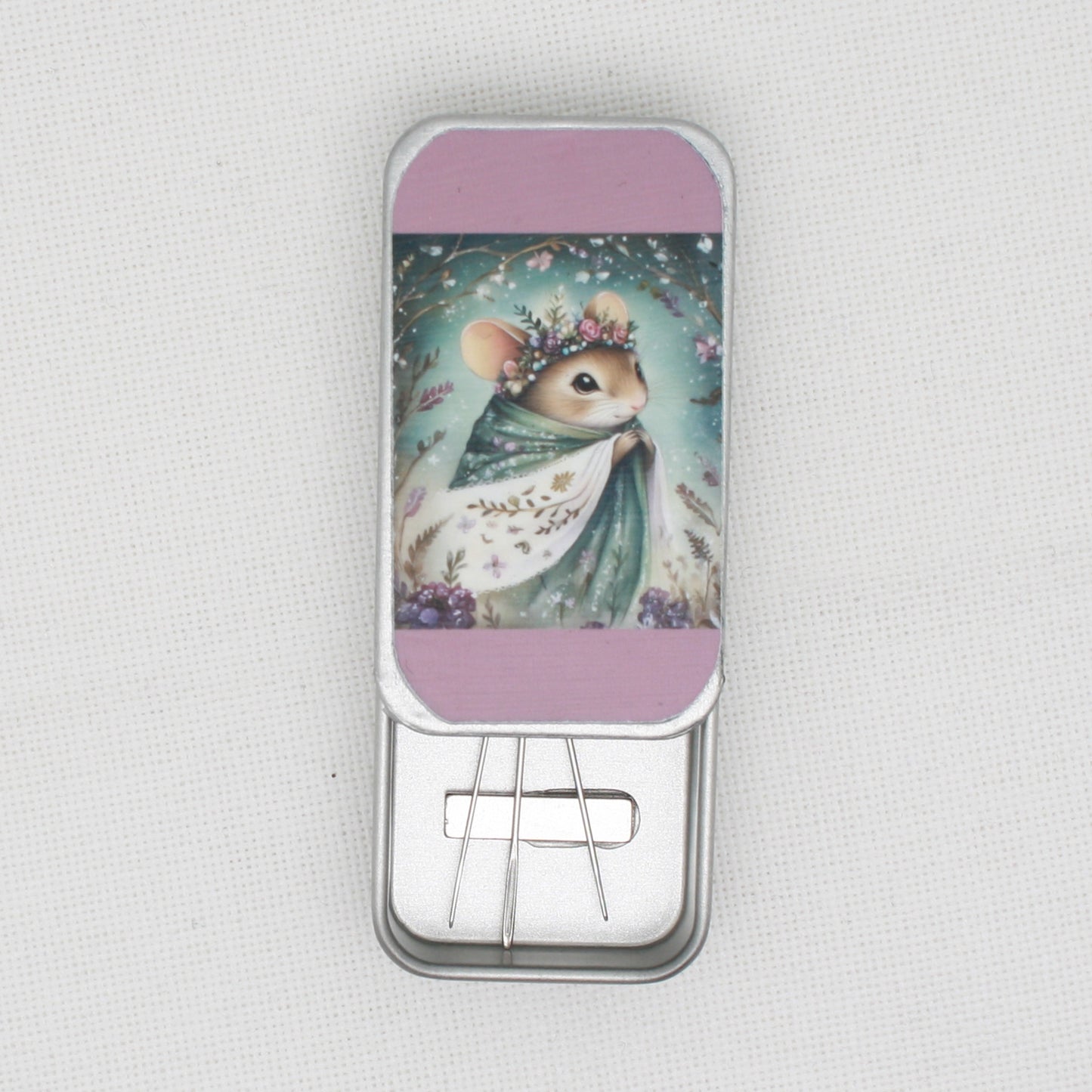 Winter Animals Mouse  Needle Tin